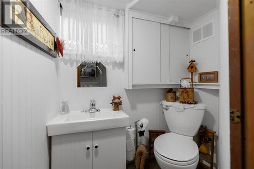 55 Riverview Ave, Sault Ste. Marie, ON - Indoor Photo Showing Bathroom