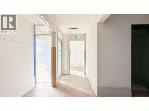 8273 Oak Street, Vancouver, BC 