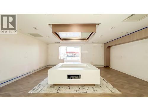 8273 Oak Street, Vancouver, BC 