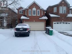 878 BLYLEVEN BOULEVARD  Mississauga, ON L5V 2J3
