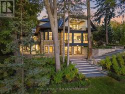 8 CROWN PARK ROAD  Toronto, ON M4E 1J9