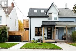 MAIN FLOOR - 6 LUTTRELL AVENUE  Toronto, ON M4C 5E3