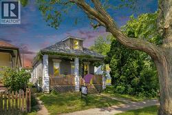 953 HENRY FORD Unit# FRONT  Windsor, ON N8Y 2T3