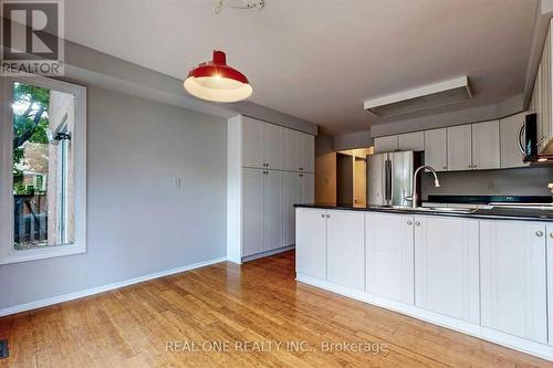 41 Meyer Circle, Markham, ON - Indoor Photo Showing Kitchen