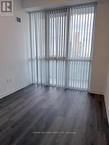 1607 - 8 Interchange Way E, Vaughan, ON - Indoor Photo Showing Other Room