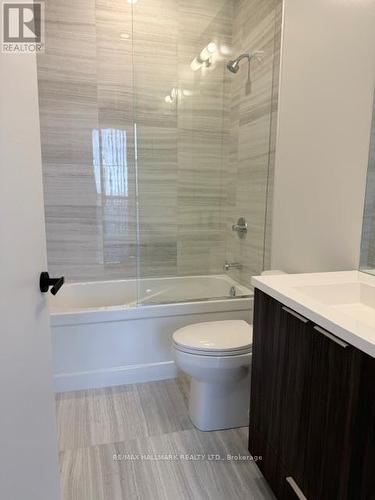 1607 - 8 Interchange Way E, Vaughan, ON - Indoor Photo Showing Bathroom