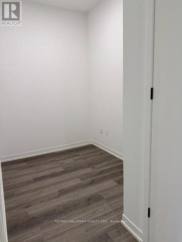 1607 - 8 Interchange Way E, Vaughan, ON - Indoor Photo Showing Other Room