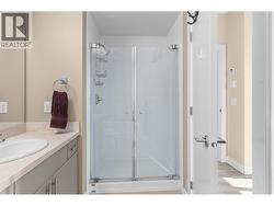 Ensuite with Tub & Shower - 