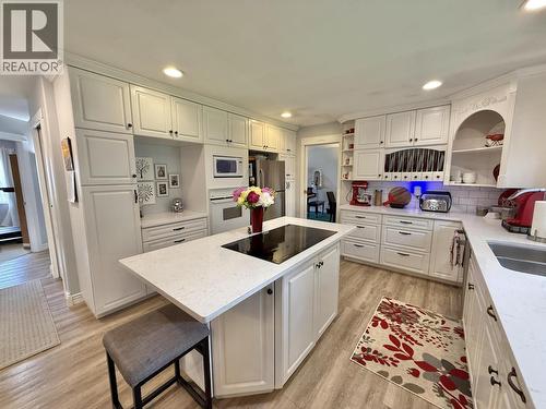 108 Lawlor Drive, Quesnel, BC - Indoor Photo Showing Kitchen