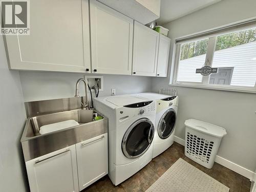 108 Lawlor Drive, Quesnel, BC - Indoor Photo Showing Laundry Room
