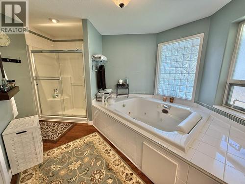 108 Lawlor Drive, Quesnel, BC - Indoor Photo Showing Bathroom