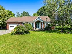10 Rue Janick  Brownsburg-Chatham, QC J8G 1P3