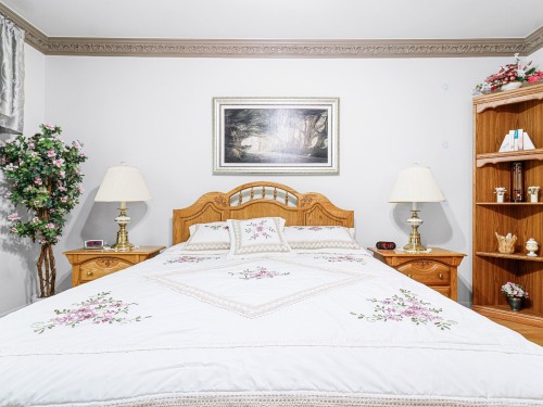 Chambre à coucher principale - 10 Rue Janick, Brownsburg-Chatham, QC - Indoor Photo Showing Bedroom