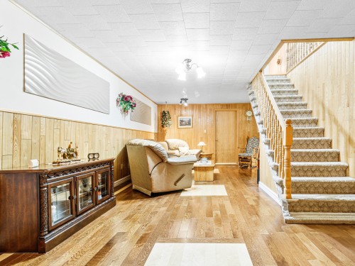 Salle familiale - 10 Rue Janick, Brownsburg-Chatham, QC - Indoor Photo Showing Other Room