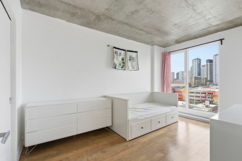 Bedroom - 1011-235 Rue Peel, Montréal (Le Sud-Ouest), QC - Indoor Photo Showing Bedroom