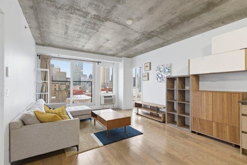 Living room - 1011-235 Rue Peel, Montréal (Le Sud-Ouest), QC - Indoor Photo Showing Living Room