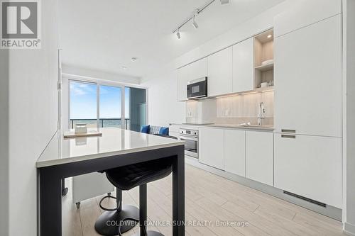 2009 - 39 Mary Street, Barrie, ON - Indoor Photo Showing Kitchen