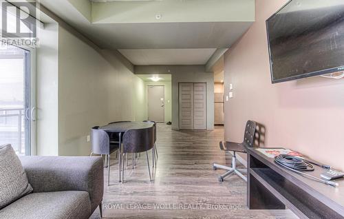 401 - 8 Hickory Street W, Waterloo, ON - Indoor