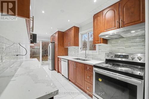 993 Lucerne Crescent, Mississauga, ON - Indoor Photo Showing Kitchen With Double Sink