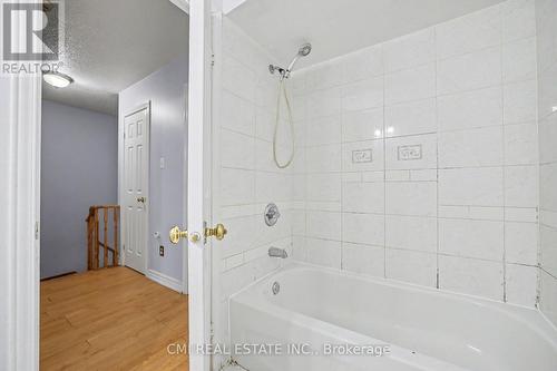 993 Lucerne Crescent, Mississauga, ON - Indoor Photo Showing Bathroom