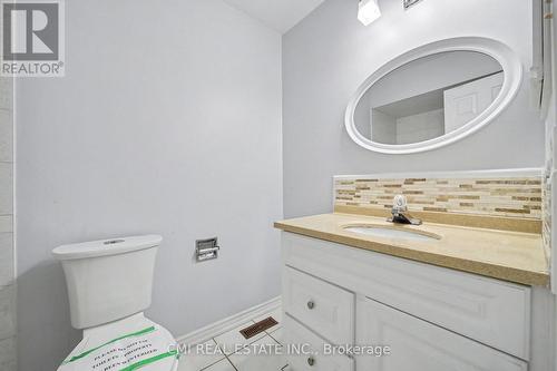 993 Lucerne Crescent, Mississauga, ON - Indoor Photo Showing Bathroom