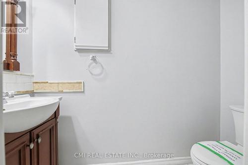 993 Lucerne Crescent, Mississauga, ON - Indoor Photo Showing Bathroom