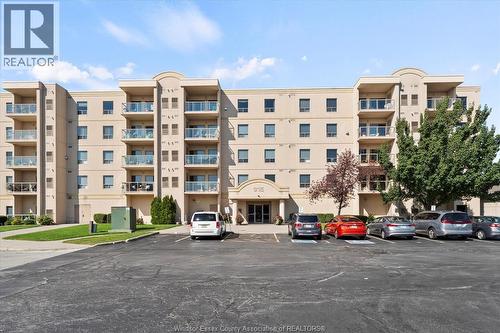 315 VILLAGE GROVE Unit# 203  Tecumseh, ON N8N 5G4