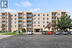 315 VILLAGE GROVE Unit# 203  Tecumseh, ON N8N 5G4