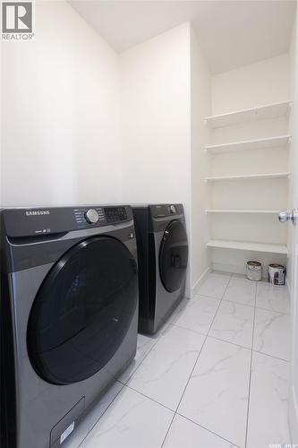 559 Labine Terrace, Saskatoon, SK - Indoor Photo Showing Laundry Room