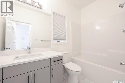 559 Labine Terrace, Saskatoon, SK - Indoor Photo Showing Bathroom