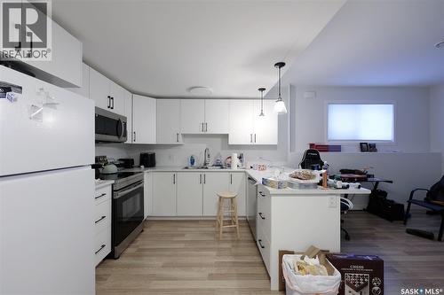 559 Labine Terrace, Saskatoon, SK - Indoor Photo Showing Kitchen