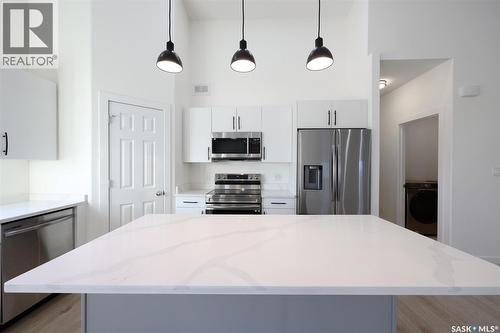 559 Labine Terrace, Saskatoon, SK - Indoor Photo Showing Kitchen With Upgraded Kitchen