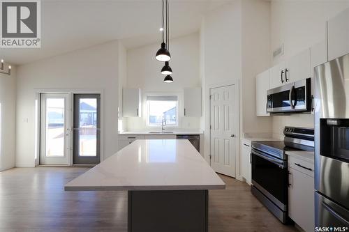 559 Labine Terrace, Saskatoon, SK - Indoor Photo Showing Kitchen
