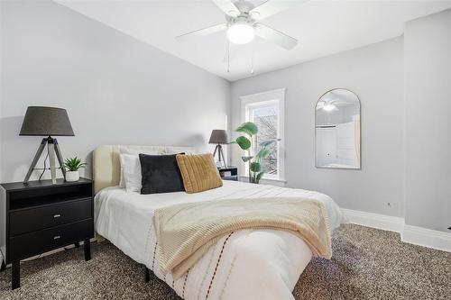 472 Walker Avenue, Winnipeg, MB - Indoor Photo Showing Bedroom