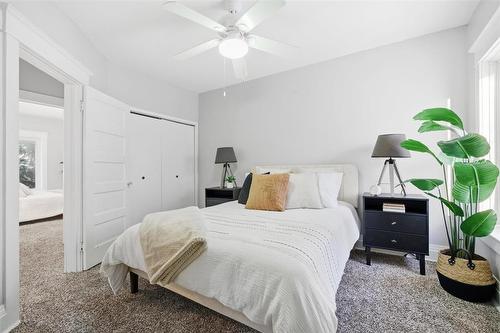472 Walker Avenue, Winnipeg, MB - Indoor Photo Showing Bedroom