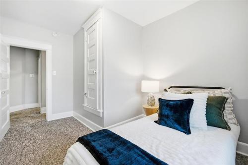 472 Walker Avenue, Winnipeg, MB - Indoor Photo Showing Bedroom