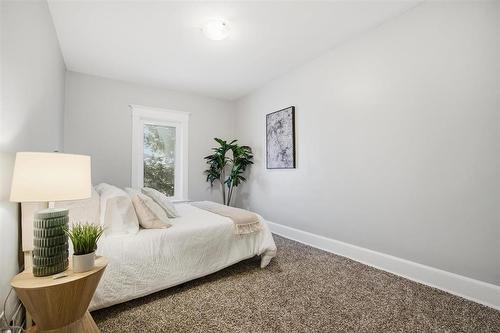 472 Walker Avenue, Winnipeg, MB - Indoor Photo Showing Bedroom