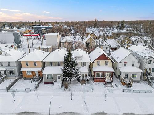 472 Walker Avenue, Winnipeg, MB - Outdoor With Deck Patio Veranda With Facade