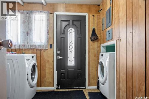 87 Robinson Crescent, Regina, SK - Indoor Photo Showing Laundry Room