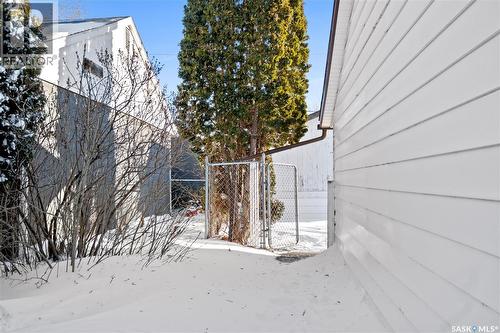 87 Robinson Crescent, Regina, SK - Outdoor