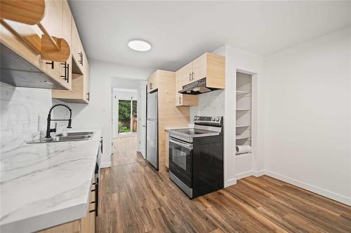 84 Woodydell Avenue, Winnipeg, MB - Indoor Photo Showing Kitchen
