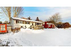 8 Randall DR  Hampton, NB E5N 8A9