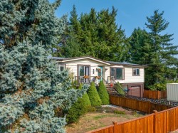 4738 Oakridge Dr  Courtenay, BC V9N 6A8