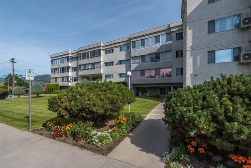 406-195 Warren Avenue  Penticton, BC V2A 3N1