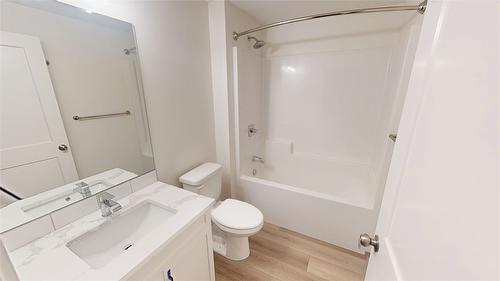 B-353 Legacy Lookout, Cranbrook, BC - Indoor Photo Showing Bathroom