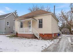 136 ALFRED Street  Sarnia, ON N7T 2G2