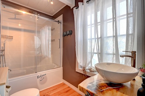 Salle de bains - 860 Rue De Frontenac, Berthierville, QC - Indoor Photo Showing Bathroom