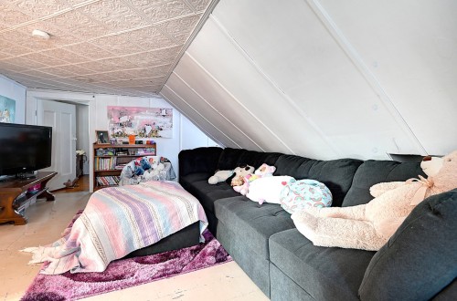 Salon - 860 Rue De Frontenac, Berthierville, QC - Indoor