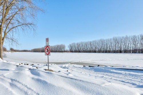 Vue sur l'eau - 860 Rue De Frontenac, Berthierville, QC - Outdoor With View