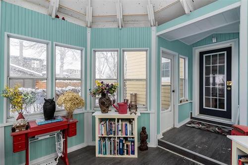 45 Renfrew St, Winnipeg, MB 